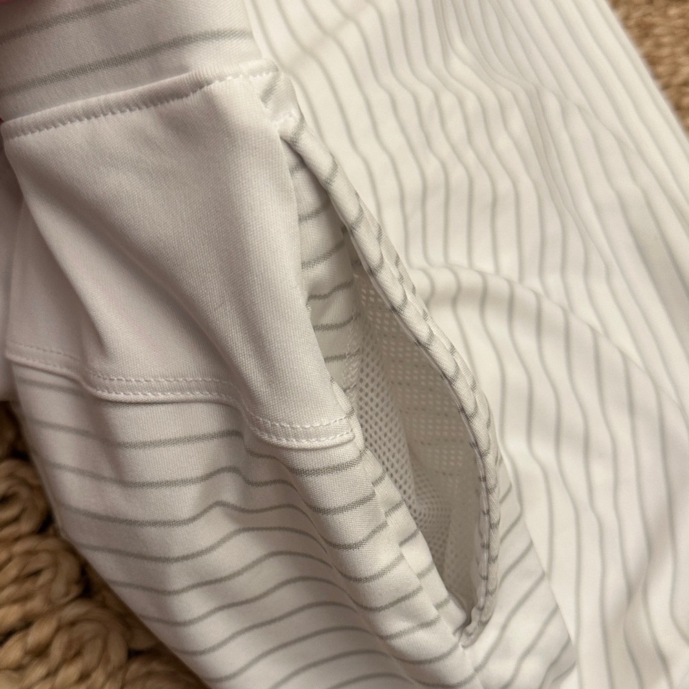 IZOD Golf Skort Womens White Striped Tennis Skirt Athletic Pickleball Skort - Picture 4 of 5